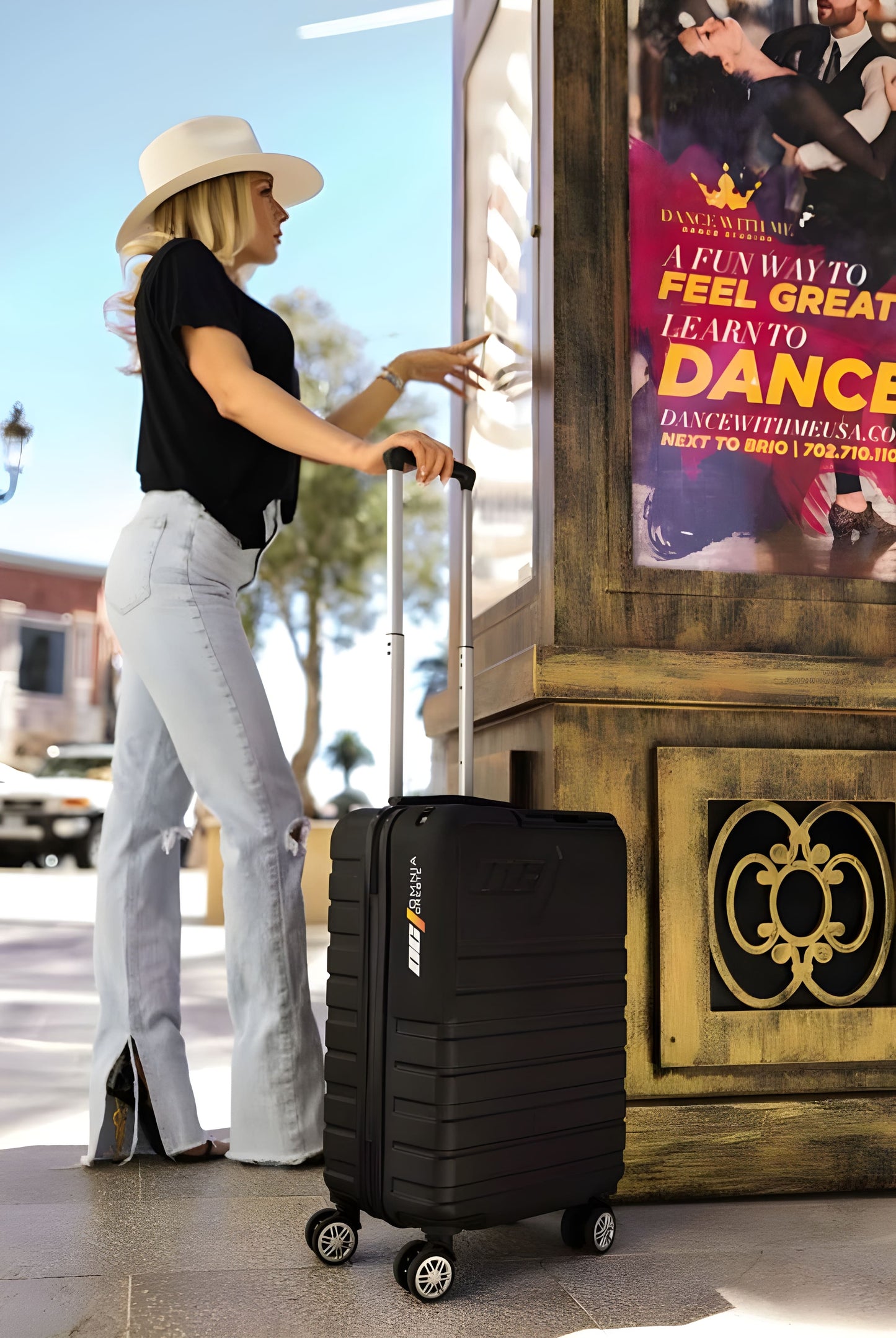 Omnia Cre8te Signature Carry On - Black